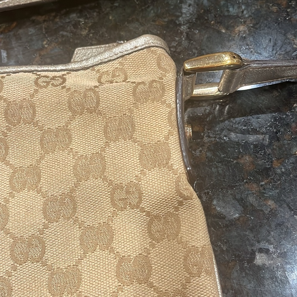 Gucci cross body/with metallic trim in champagne gold - Picture 10 of 16